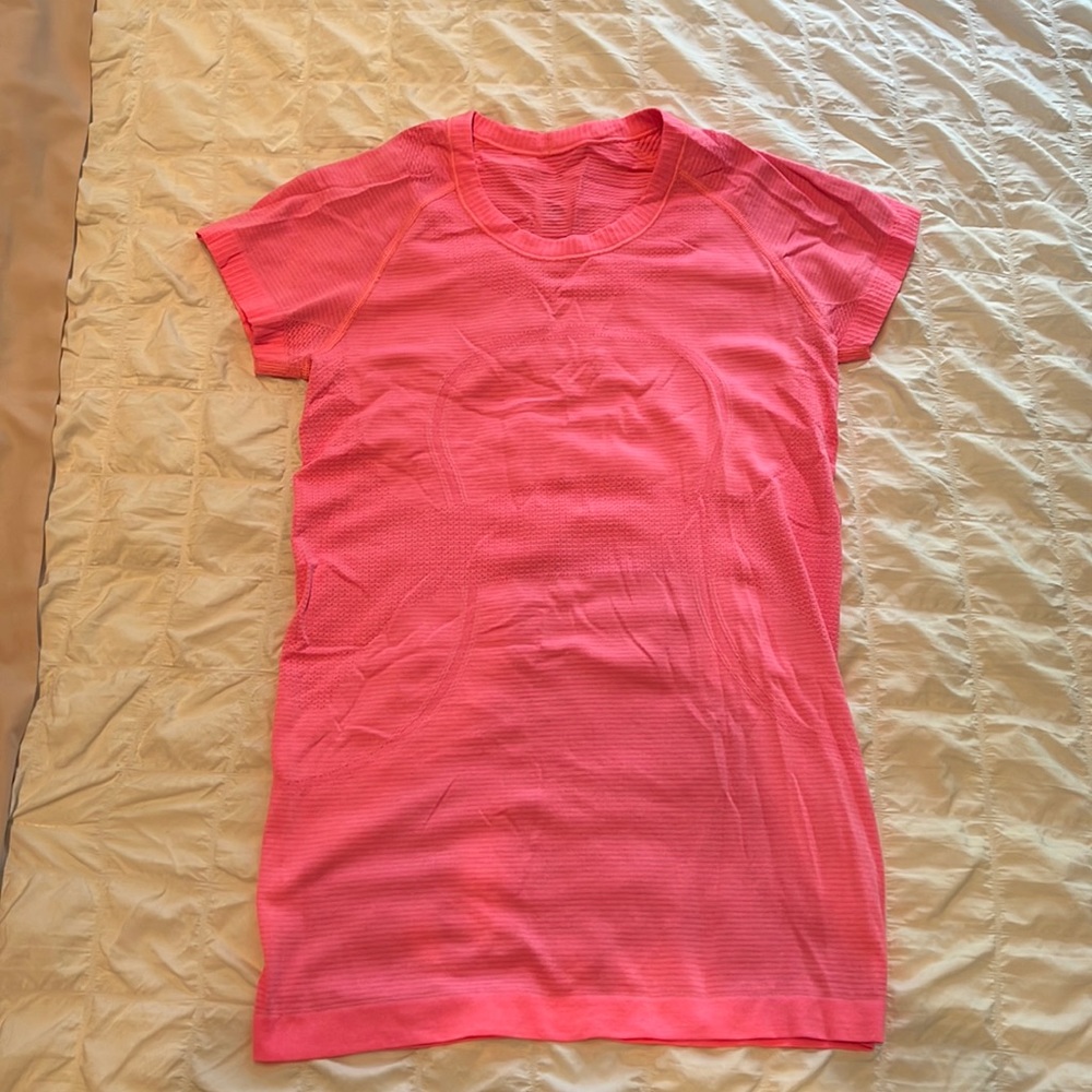Lululemon Swiftly Tech Short Sleeve Size 6